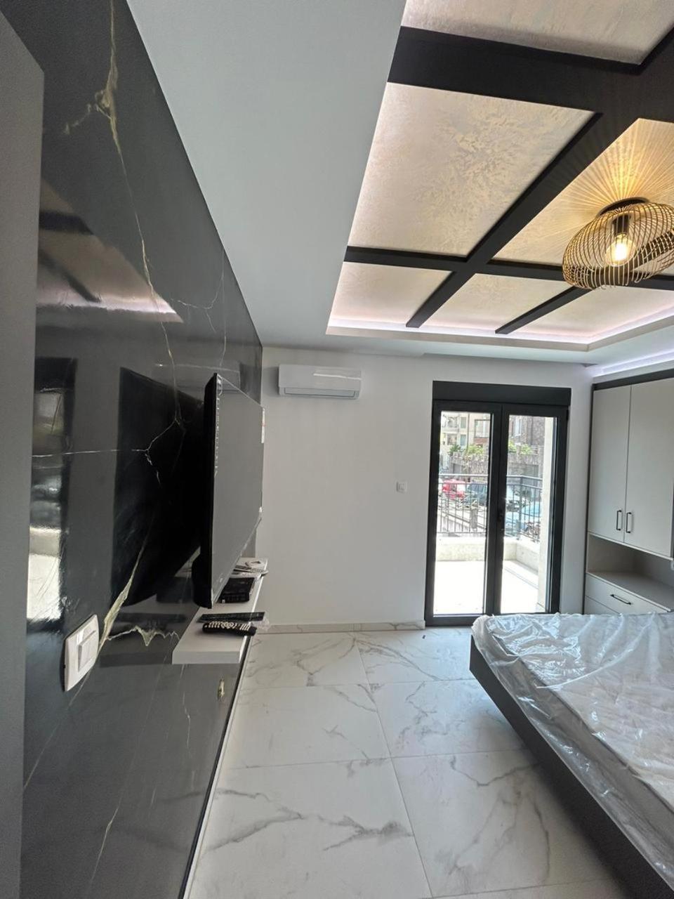 Merlin Prestige Apartments Будва Екстер'єр фото