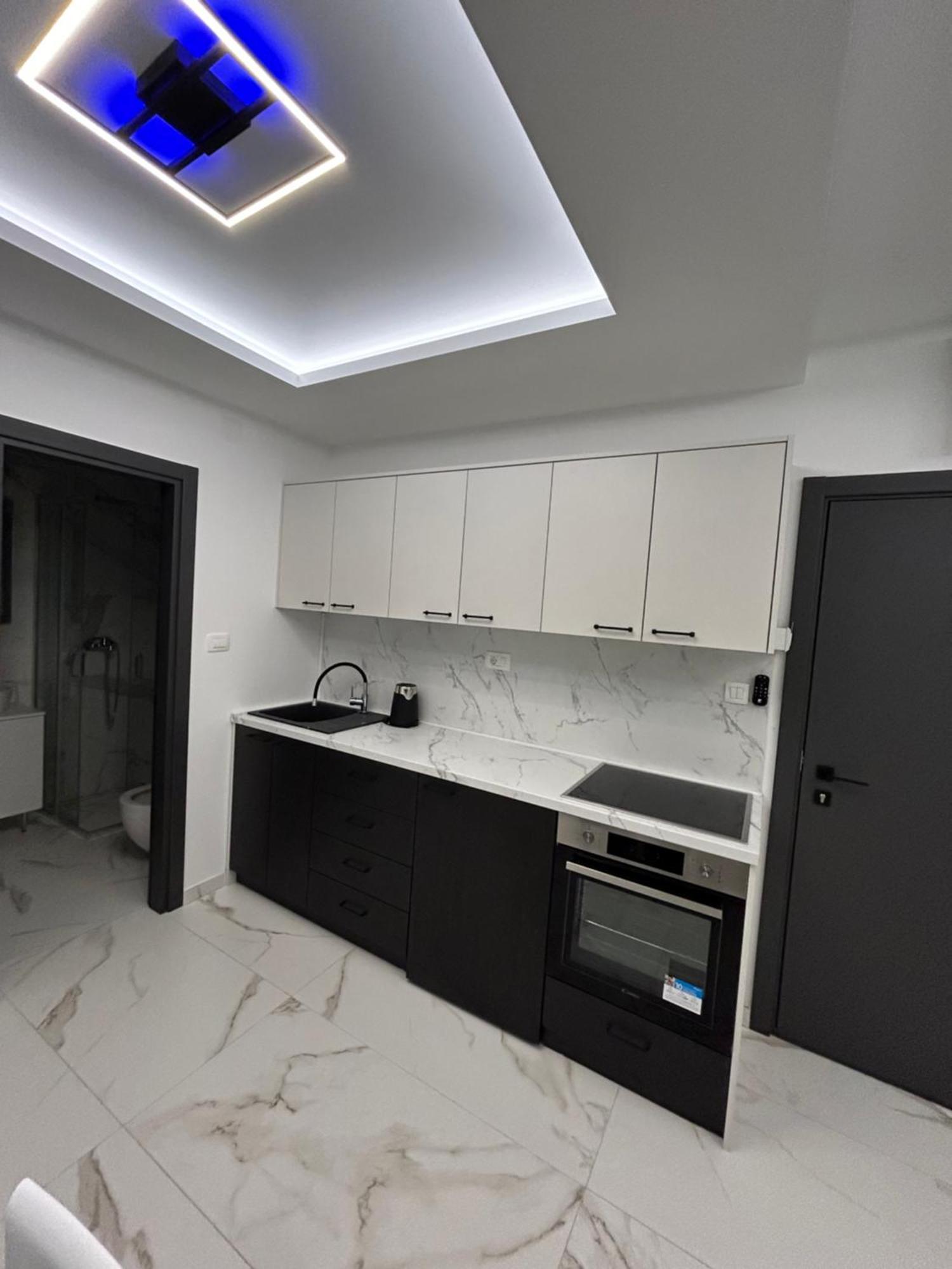 Merlin Prestige Apartments Будва Екстер'єр фото