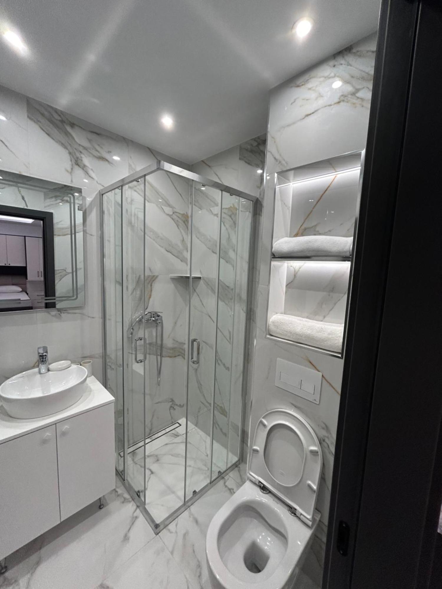 Merlin Prestige Apartments Будва Екстер'єр фото