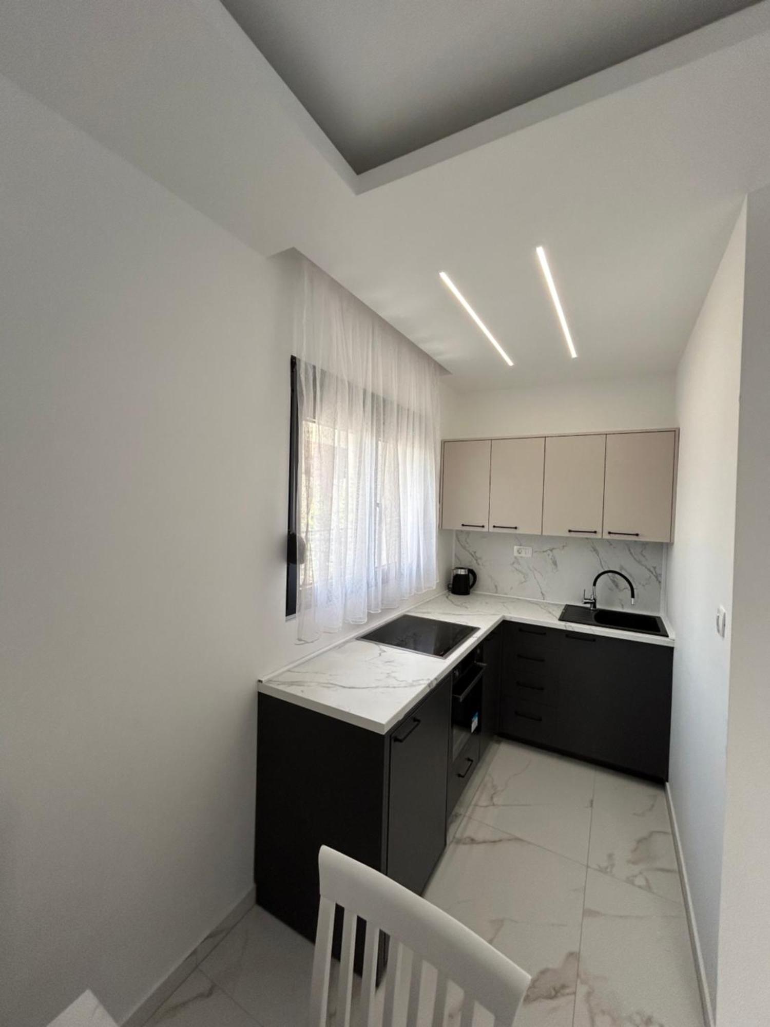 Merlin Prestige Apartments Будва Екстер'єр фото