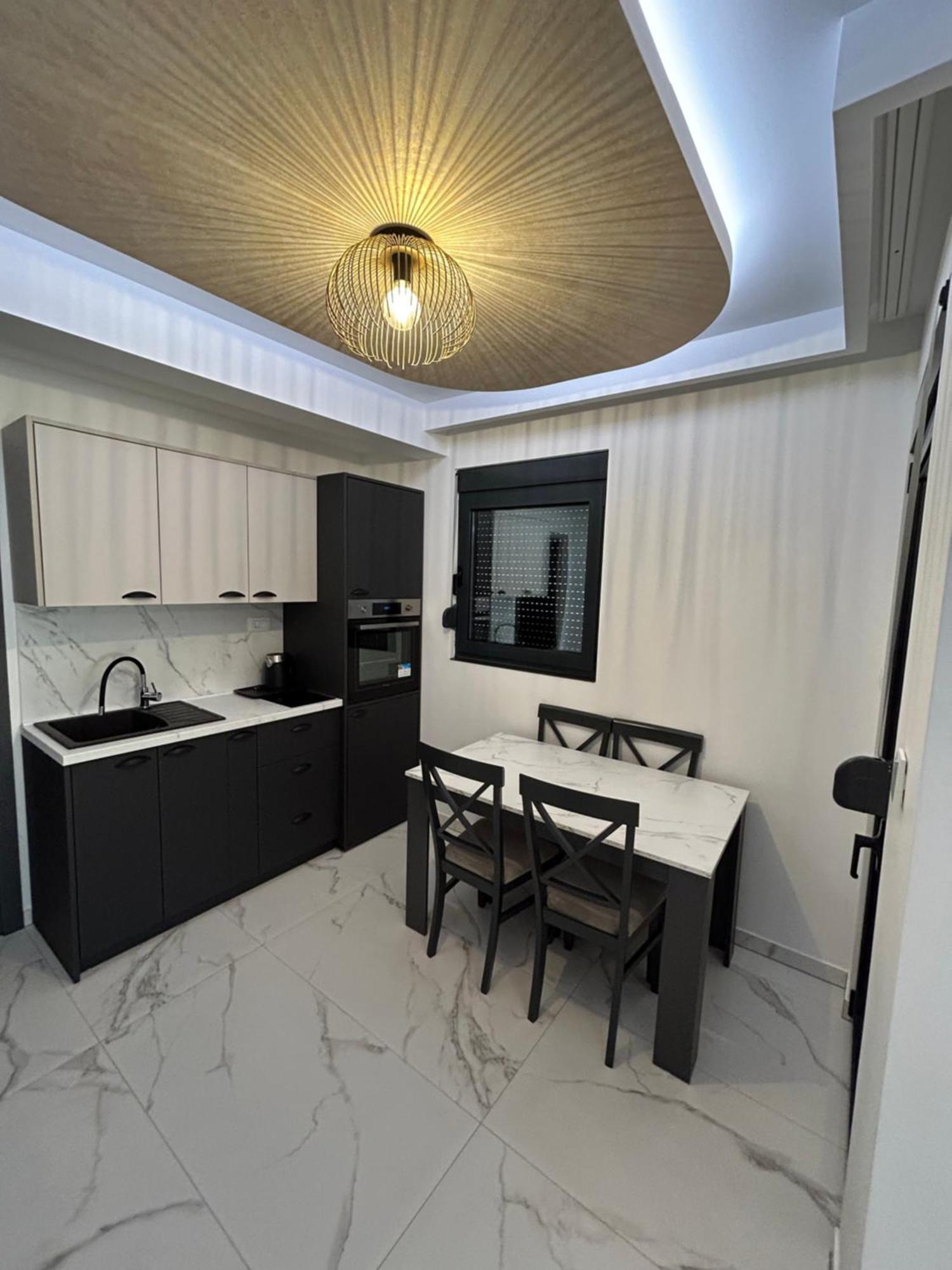 Merlin Prestige Apartments Будва Екстер'єр фото