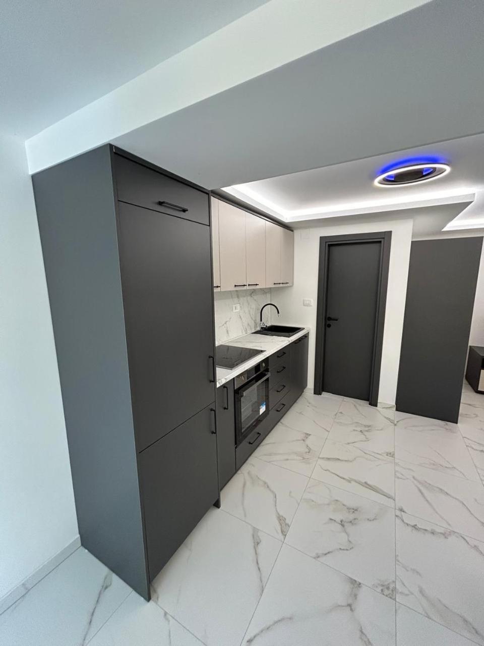 Merlin Prestige Apartments Будва Екстер'єр фото