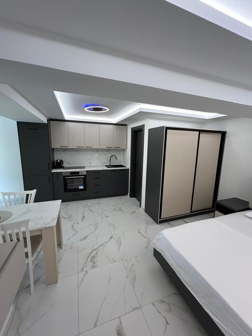 Merlin Prestige Apartments Будва Екстер'єр фото