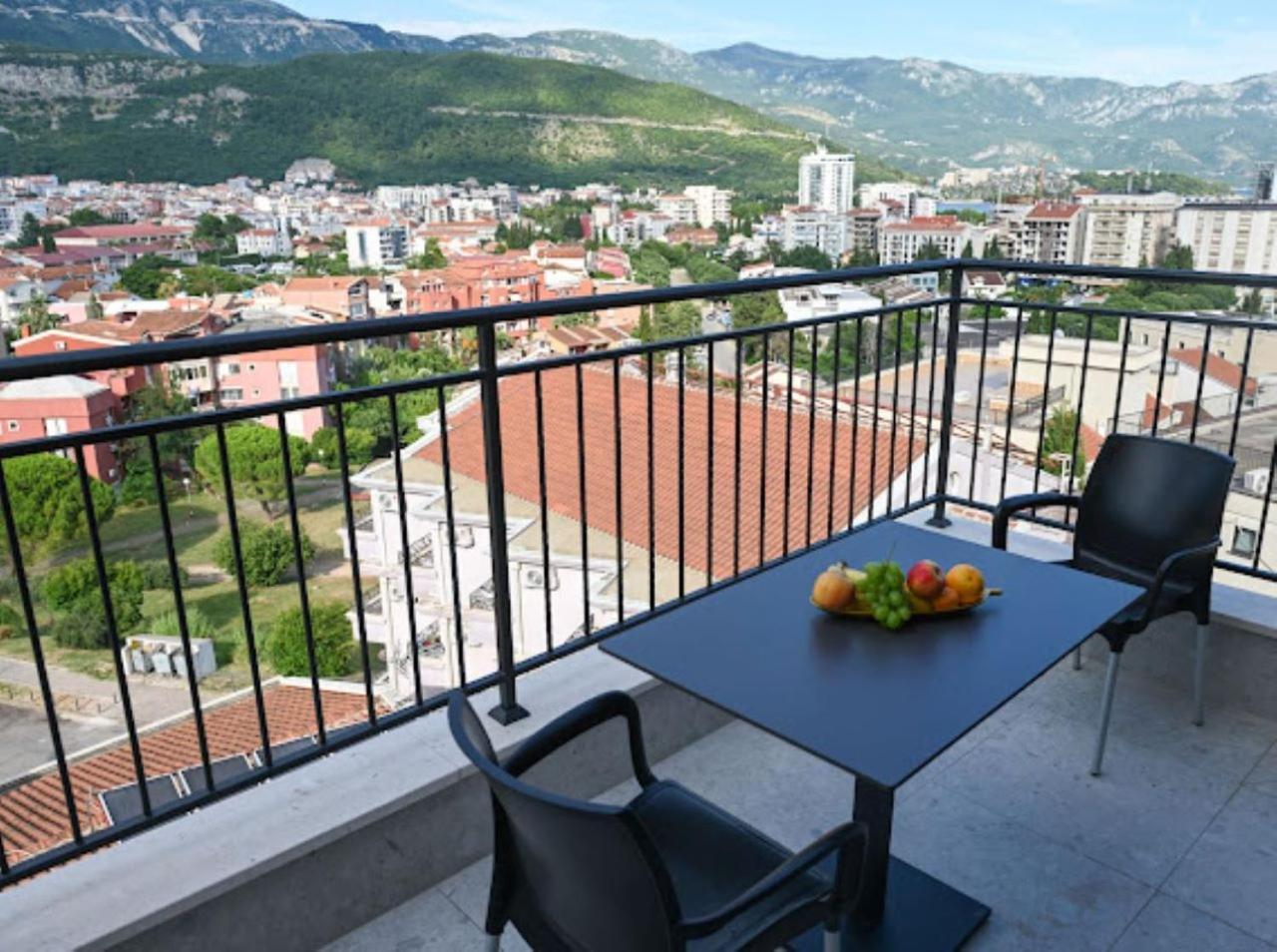 Merlin Prestige Apartments Будва Екстер'єр фото